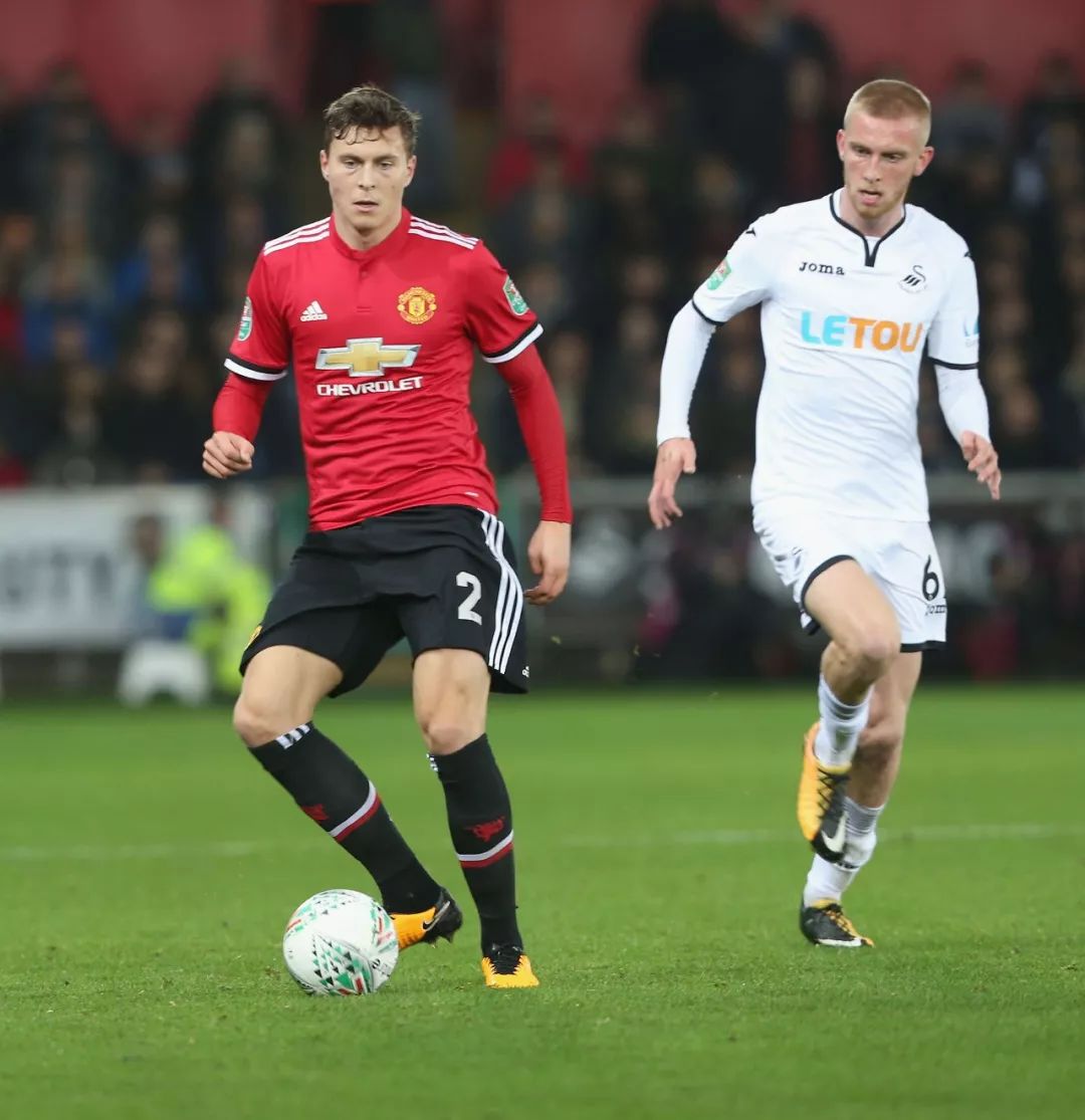 在攻防两端 在攻防两端